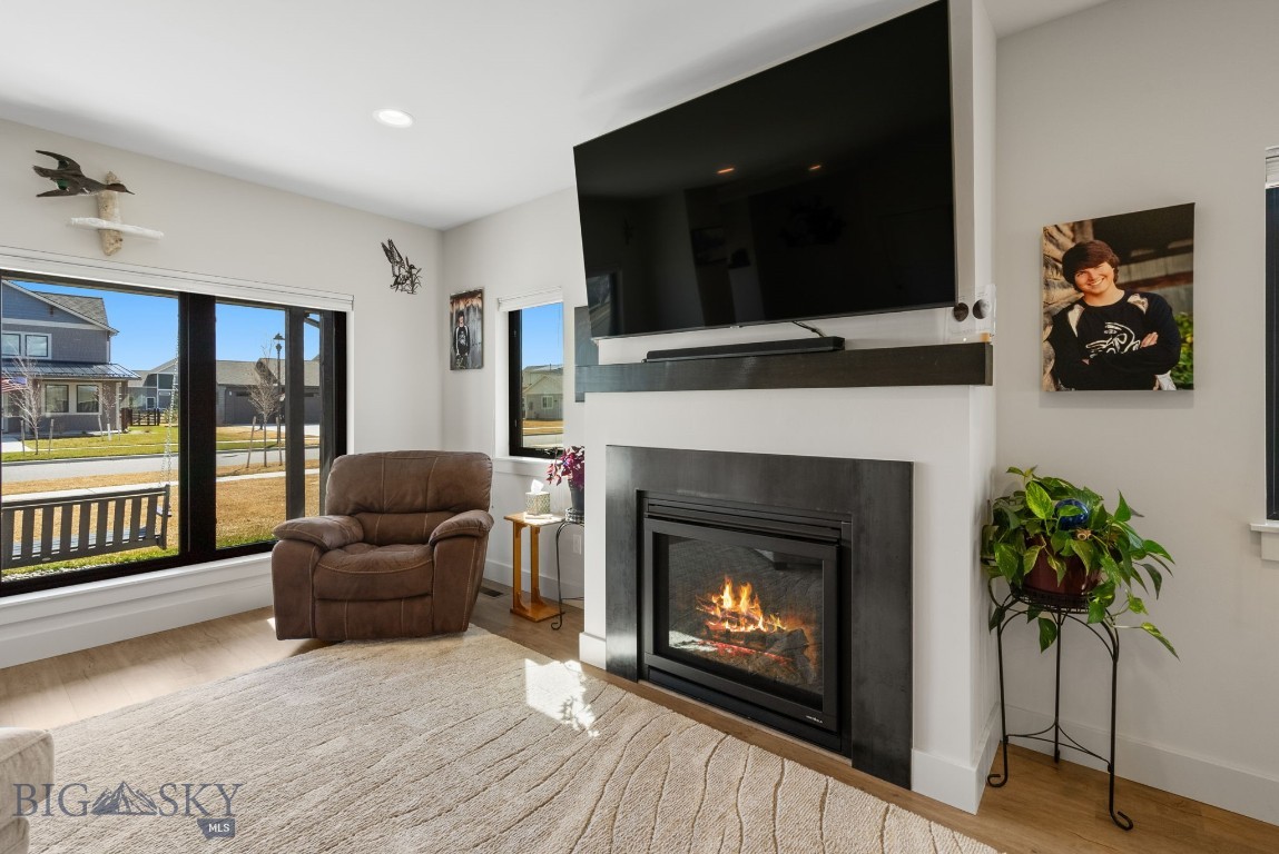 Manhattan, Montana 59741, United States, 5 Bedrooms Bedrooms, ,3 BathroomsBathrooms,Residential,Contingent,106633