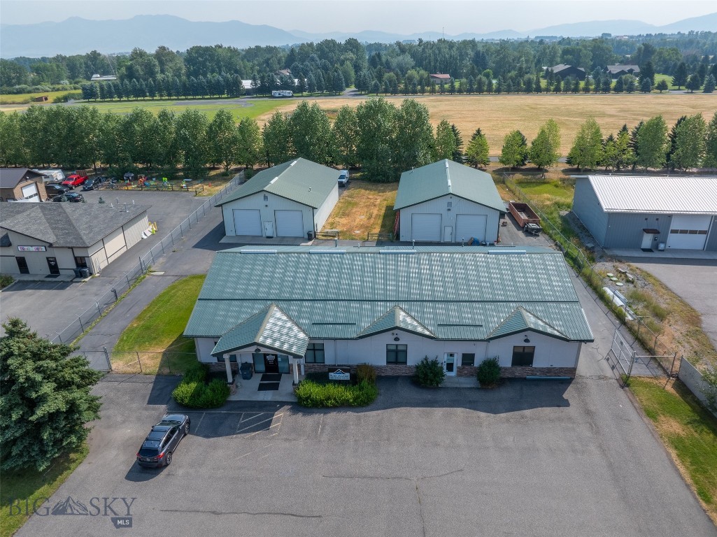 Shedhorn - Commercial Lease