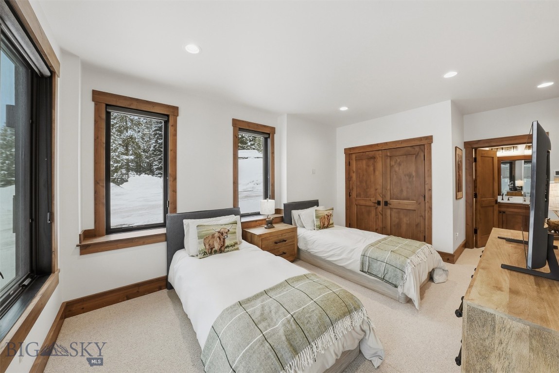 Cascade Ridge Condos - Residential