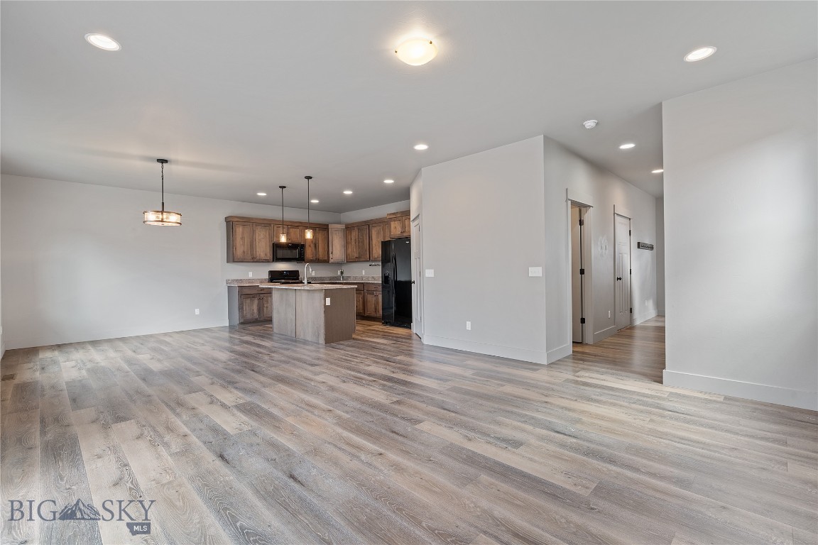 Belgrade, Montana 59714, United States, 3 Bedrooms Bedrooms, ,3 BathroomsBathrooms,Residential,Active,108264