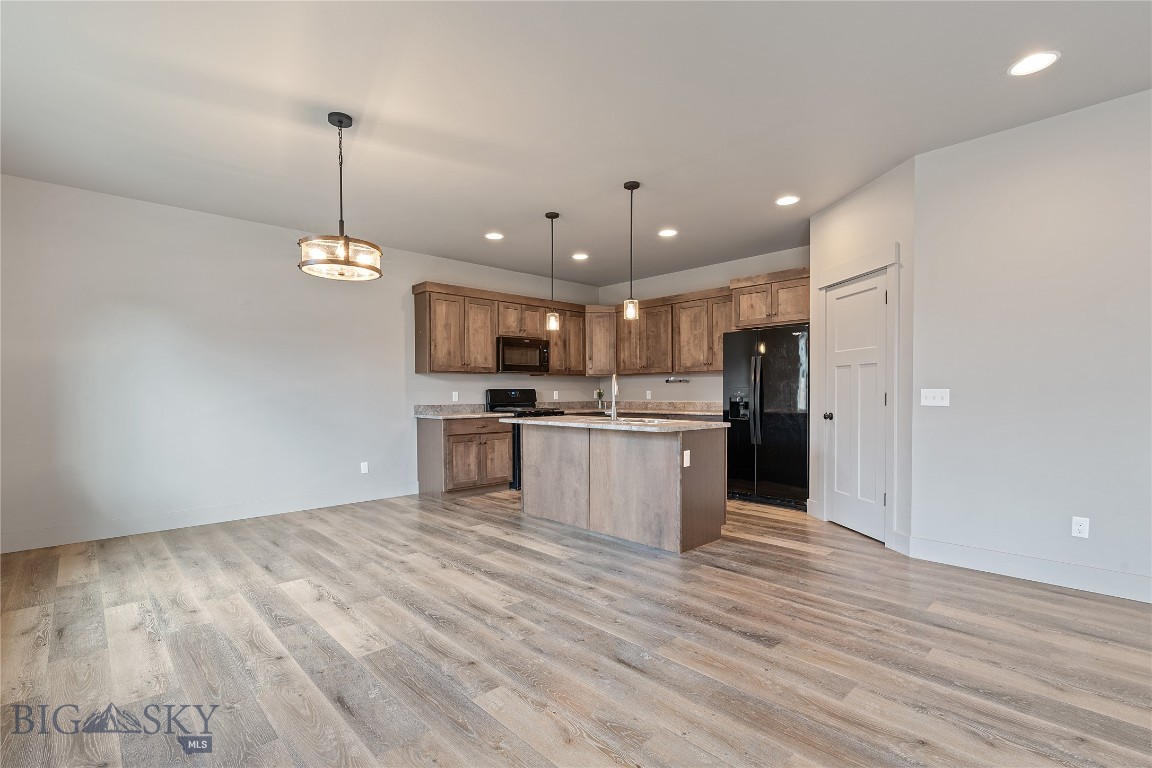 Belgrade, Montana 59714, United States, 3 Bedrooms Bedrooms, ,3 BathroomsBathrooms,Residential,Active,108264