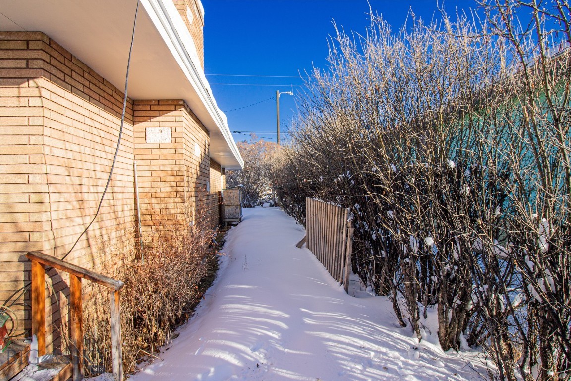 Butte, Montana 59701, United States, 5 Bedrooms Bedrooms, ,2 BathroomsBathrooms,Residential,Contingent,4353