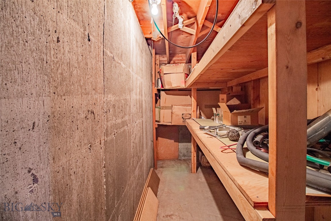 Butte, Montana 59701, United States, 5 Bedrooms Bedrooms, ,2 BathroomsBathrooms,Residential,Contingent,4353