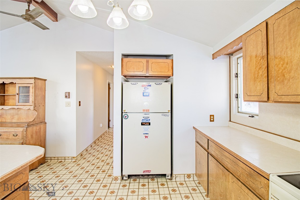 Butte, Montana 59701, United States, 5 Bedrooms Bedrooms, ,2 BathroomsBathrooms,Residential,Contingent,4353