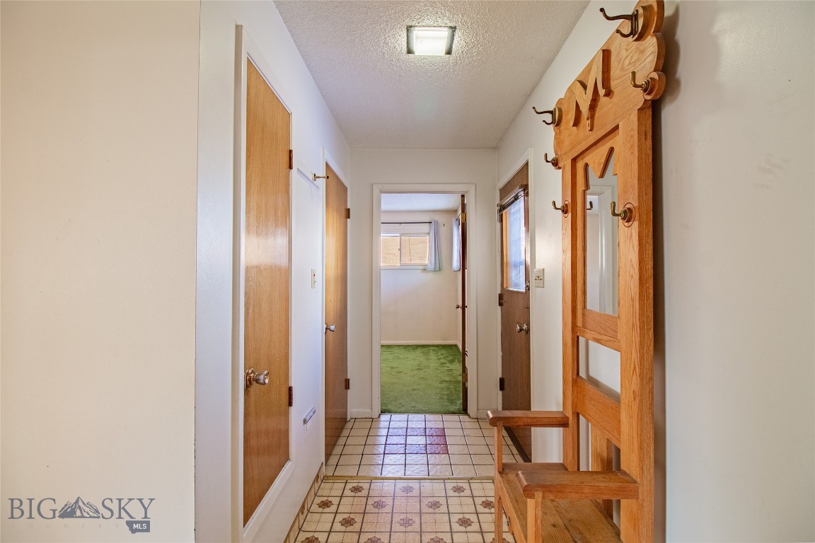 Butte, Montana 59701, United States, 5 Bedrooms Bedrooms, ,2 BathroomsBathrooms,Residential,Contingent,4353