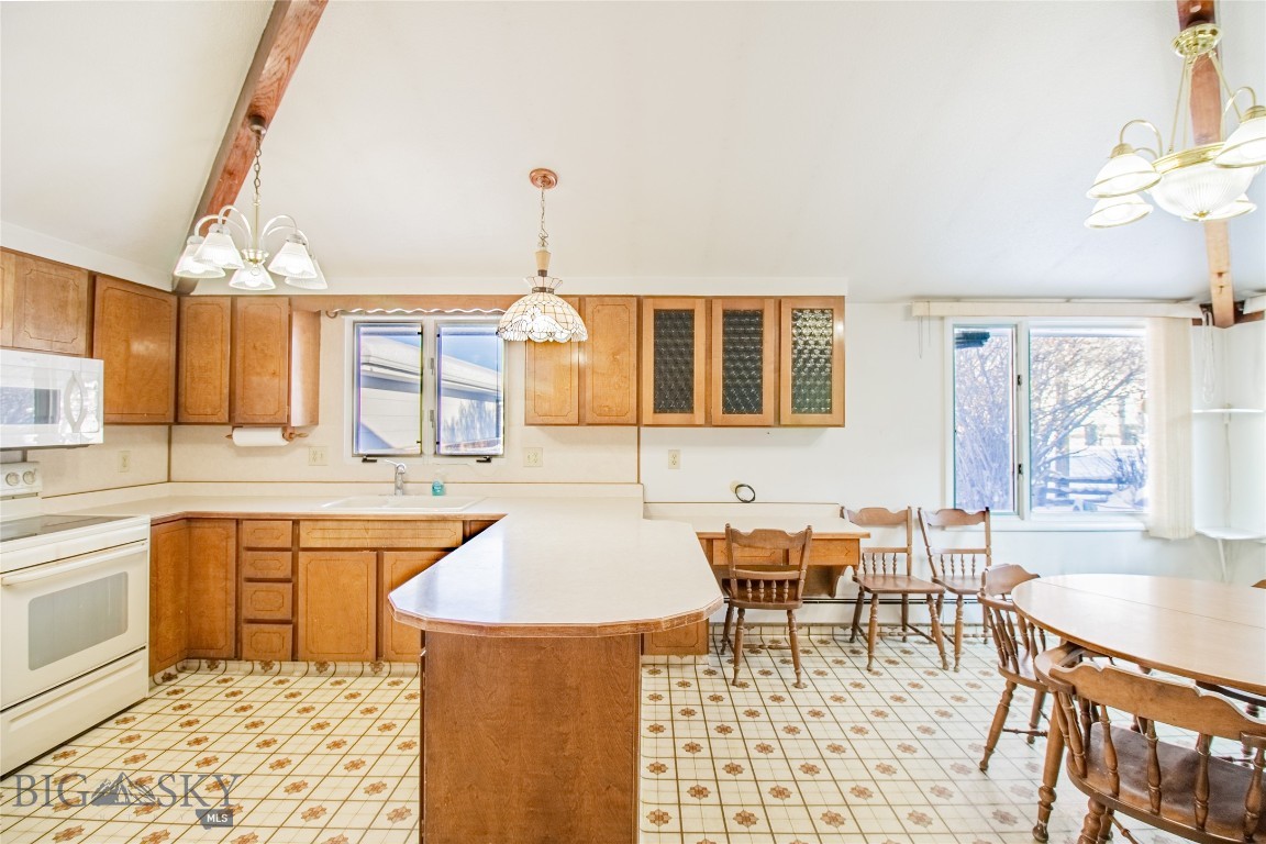 Butte, Montana 59701, United States, 5 Bedrooms Bedrooms, ,2 BathroomsBathrooms,Residential,Contingent,4353