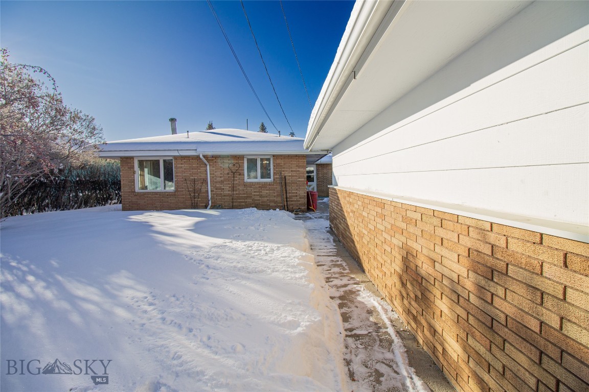 Butte, Montana 59701, United States, 5 Bedrooms Bedrooms, ,2 BathroomsBathrooms,Residential,Contingent,4353