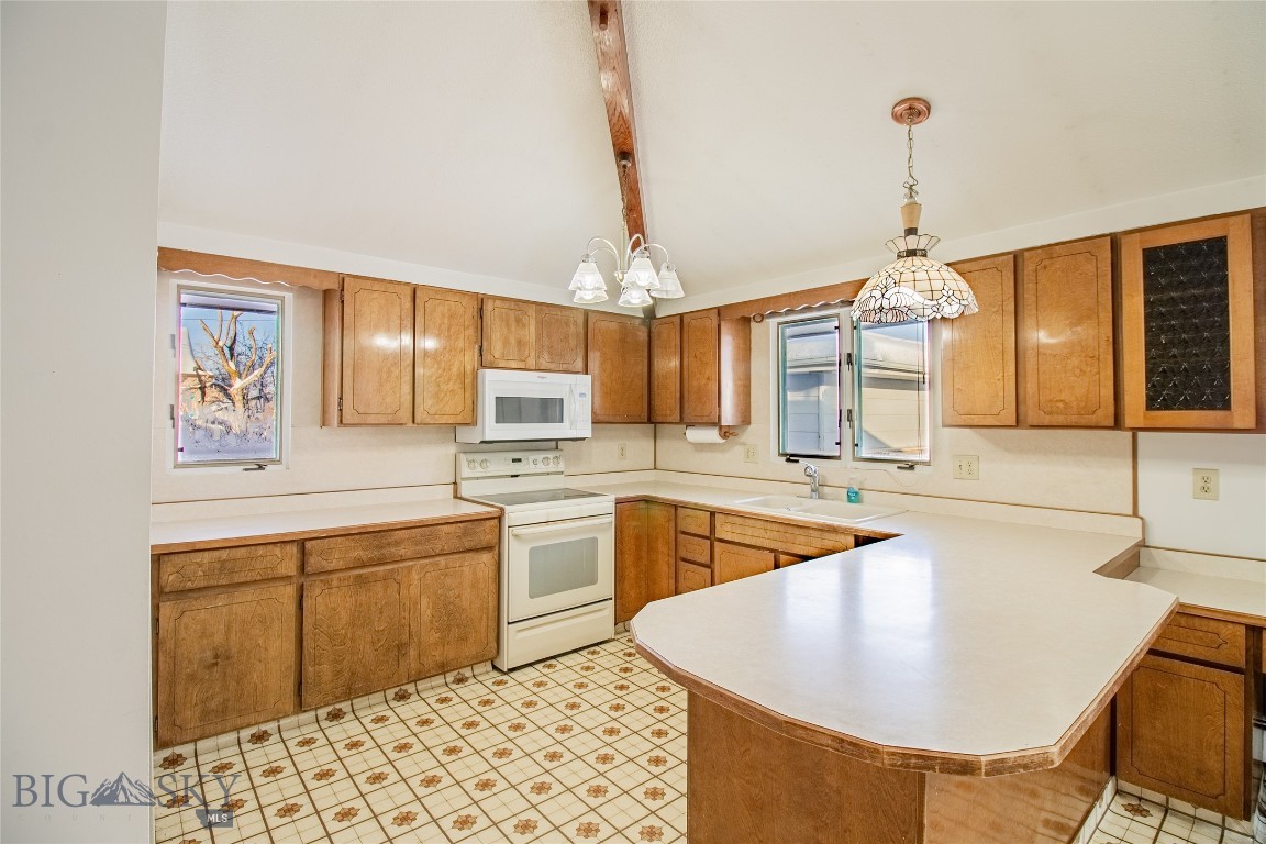 Butte, Montana 59701, United States, 5 Bedrooms Bedrooms, ,2 BathroomsBathrooms,Residential,Contingent,4353