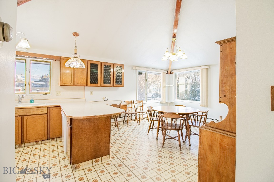 Butte, Montana 59701, United States, 5 Bedrooms Bedrooms, ,2 BathroomsBathrooms,Residential,Contingent,4353