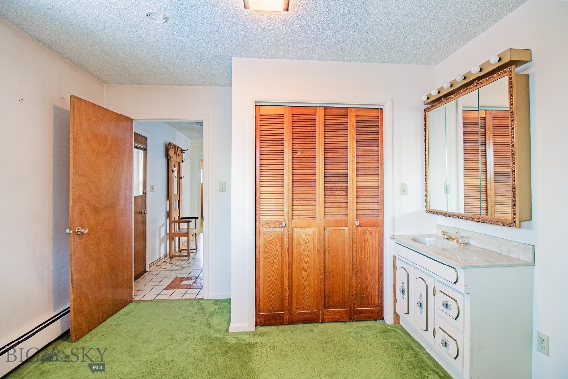 Butte, Montana 59701, United States, 5 Bedrooms Bedrooms, ,2 BathroomsBathrooms,Residential,Contingent,4353