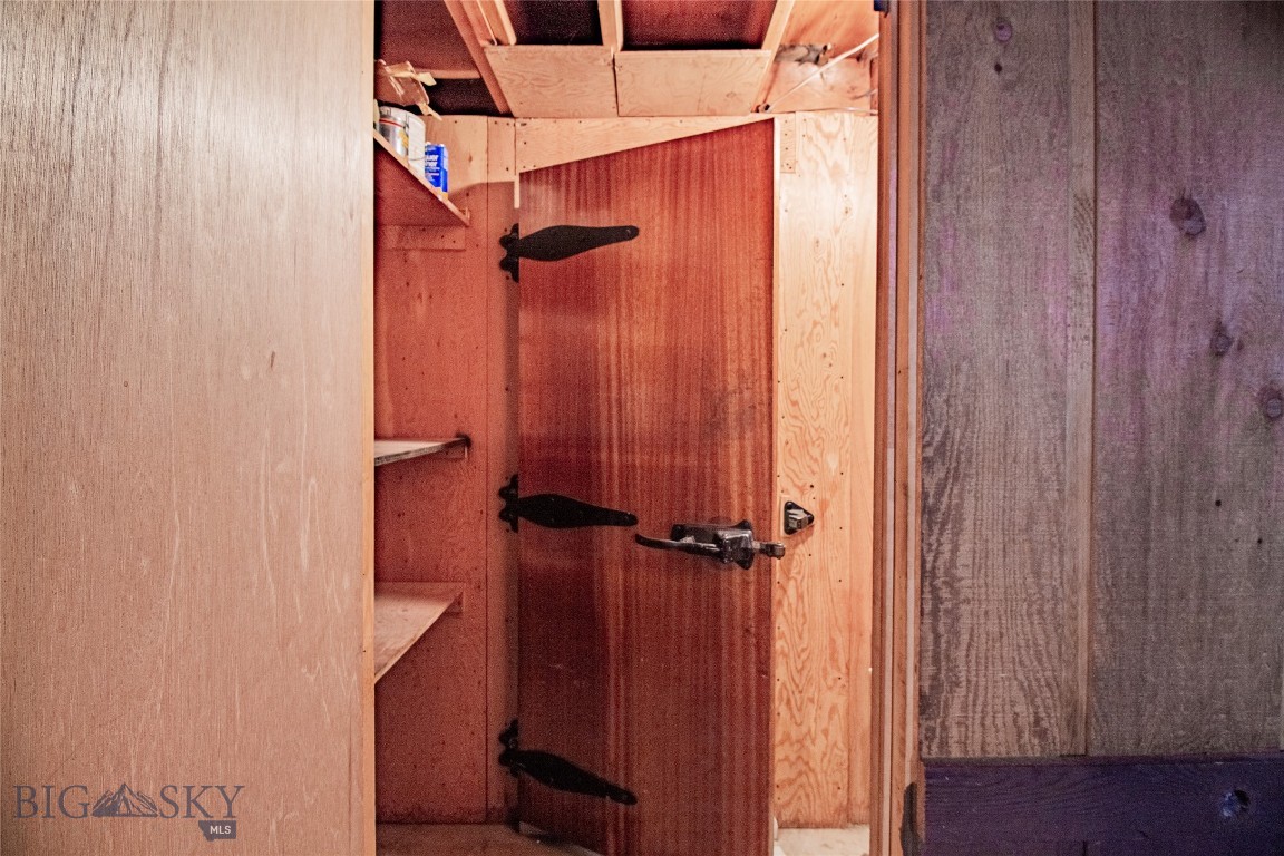 Butte, Montana 59701, United States, 5 Bedrooms Bedrooms, ,2 BathroomsBathrooms,Residential,Contingent,4353