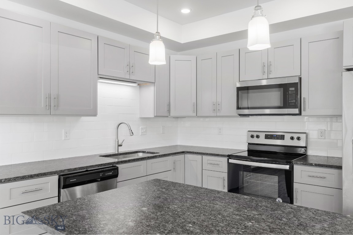 Bozeman, Montana 59718, United States, 3 Bedrooms Bedrooms, ,2 BathroomsBathrooms,Residential,Contingent,55210