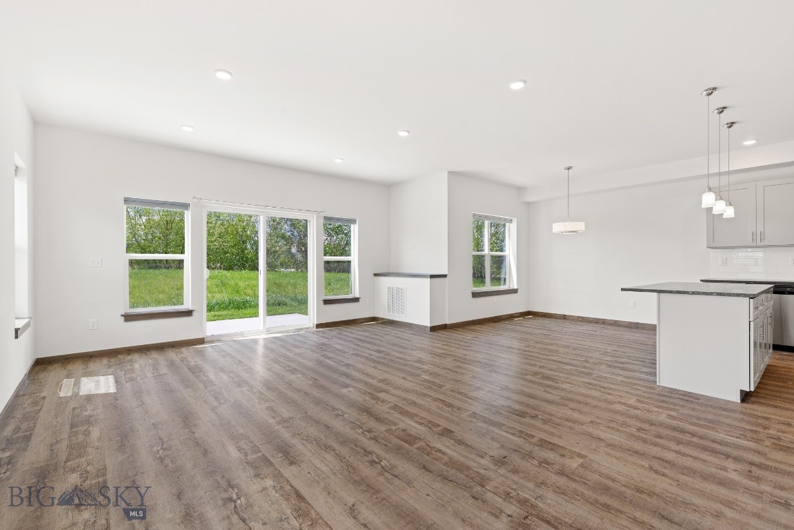 Bozeman, Montana 59718, United States, 3 Bedrooms Bedrooms, ,2 BathroomsBathrooms,Residential,Contingent,55210