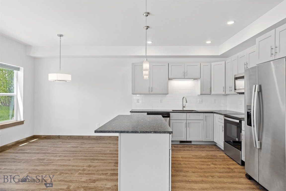 Bozeman, Montana 59718, United States, 3 Bedrooms Bedrooms, ,2 BathroomsBathrooms,Residential,Contingent,55210