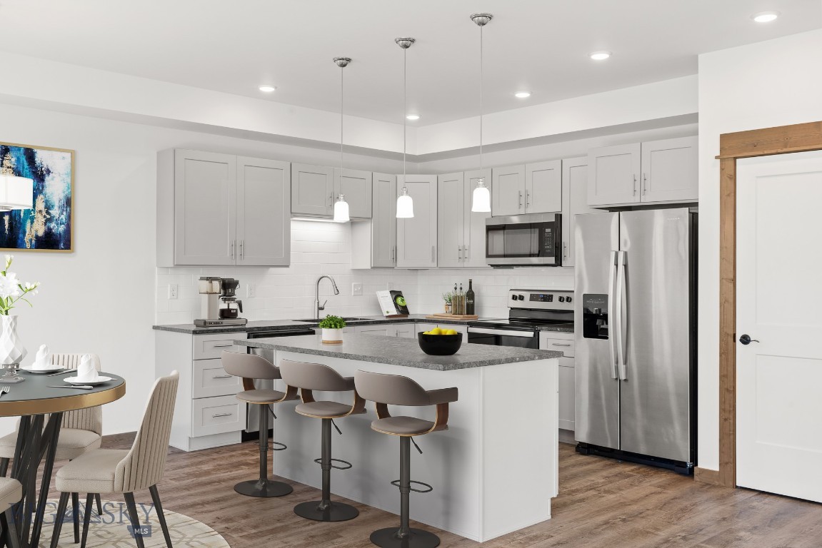 Bozeman, Montana 59718, United States, 3 Bedrooms Bedrooms, ,2 BathroomsBathrooms,Residential,Contingent,55210