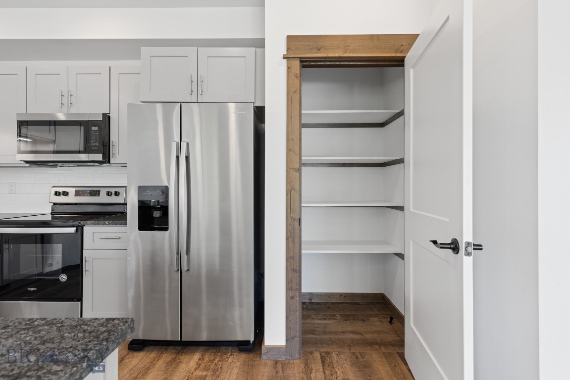 Bozeman, Montana 59718, United States, 3 Bedrooms Bedrooms, ,2 BathroomsBathrooms,Residential,Contingent,55210