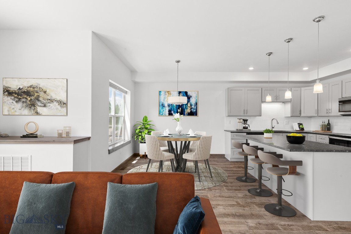 Bozeman, Montana 59718, United States, 3 Bedrooms Bedrooms, ,2 BathroomsBathrooms,Residential,Contingent,55210