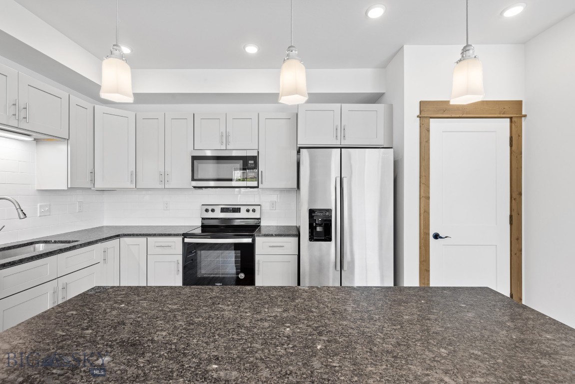 Bozeman, Montana 59718, United States, 3 Bedrooms Bedrooms, ,2 BathroomsBathrooms,Residential,Contingent,55210