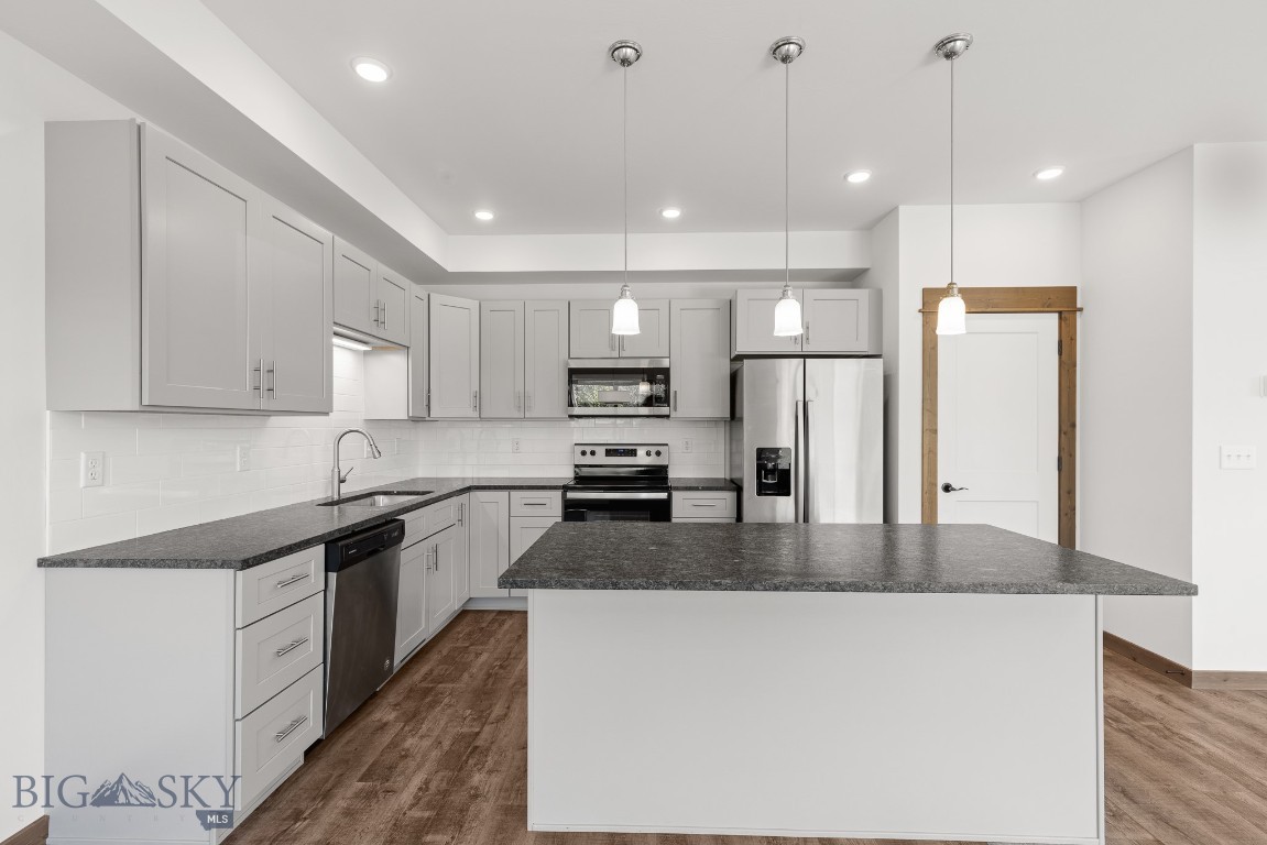 Bozeman, Montana 59718, United States, 3 Bedrooms Bedrooms, ,2 BathroomsBathrooms,Residential,Contingent,55210