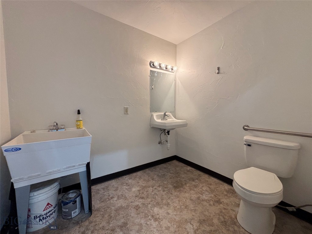 Rainbow - Commercial Lease