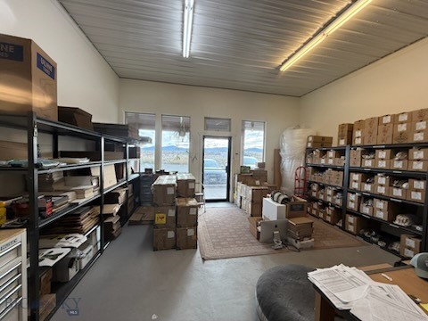 Rainbow - Commercial Lease