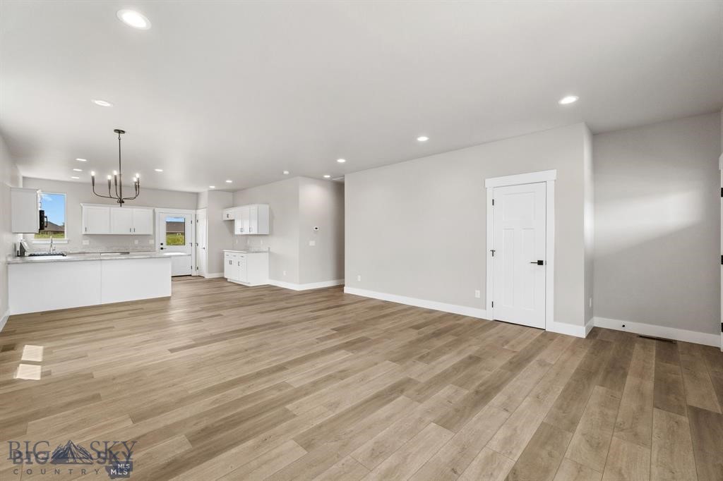 2307 Oriole Drive