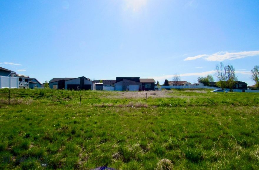 Located in the desirable Lake Hills Subdivision among new developments and homes, this lot is level and ready to support your home. A blank canvas awaits a fresh foundation near Lake Hills Golf Course and Lake Elmo State Park. Billings, Montana is growing, so take this opportunity to invest in a bare lot. The airport is 5.3 miles away from the property. The elegant Yellowstone River flows through Billings. Recreational activities abound in the area! Big city living in a cozy edge-of-town subdivision for that small-town feel.