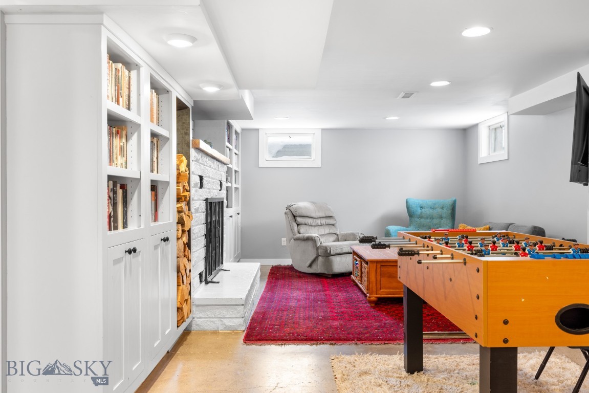 Bozeman, Montana 59715, United States, 4 Bedrooms Bedrooms, ,2 BathroomsBathrooms,Residential,Contingent,2792