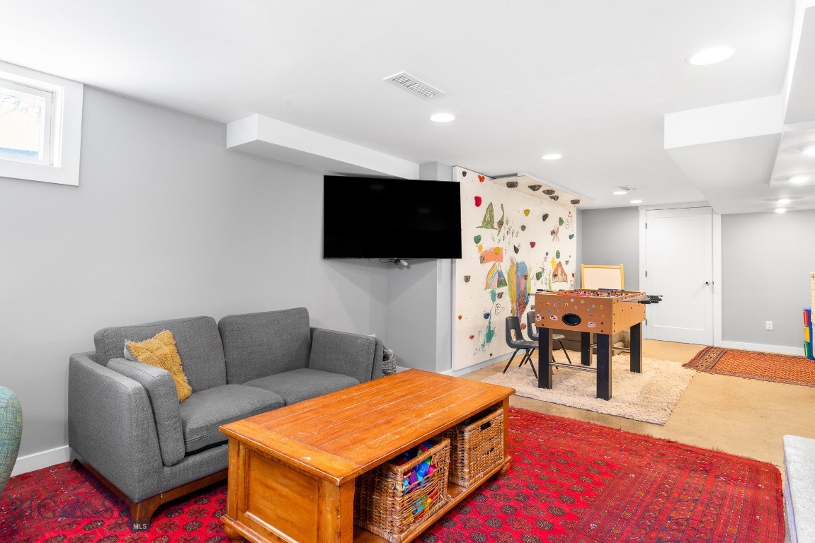 Bozeman, Montana 59715, United States, 4 Bedrooms Bedrooms, ,2 BathroomsBathrooms,Residential,Contingent,2792