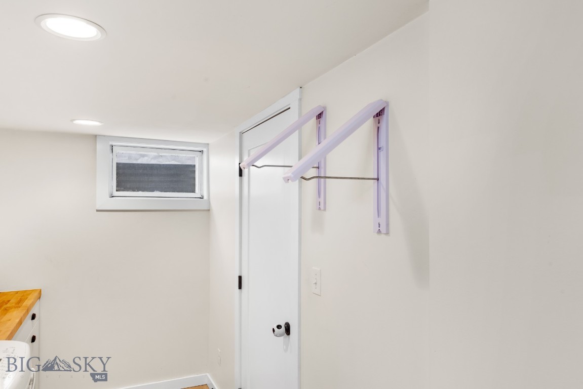 Bozeman, Montana 59715, United States, 4 Bedrooms Bedrooms, ,2 BathroomsBathrooms,Residential,Contingent,2792