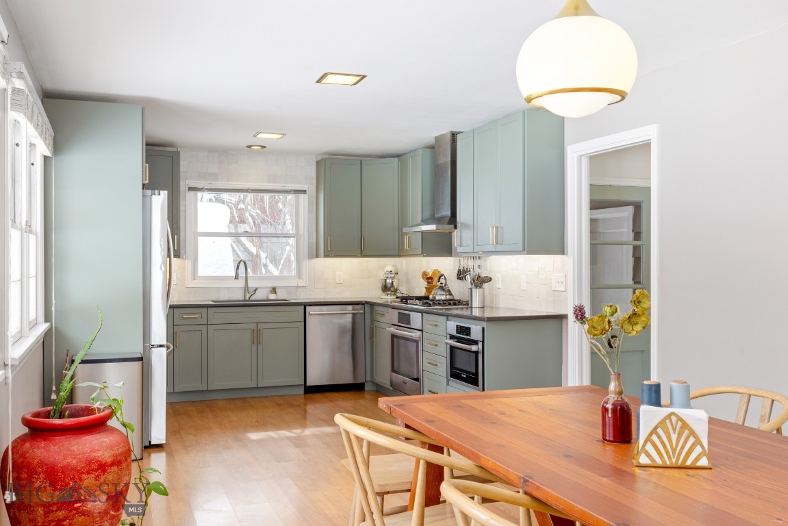 Bozeman, Montana 59715, United States, 4 Bedrooms Bedrooms, ,2 BathroomsBathrooms,Residential,Contingent,2792