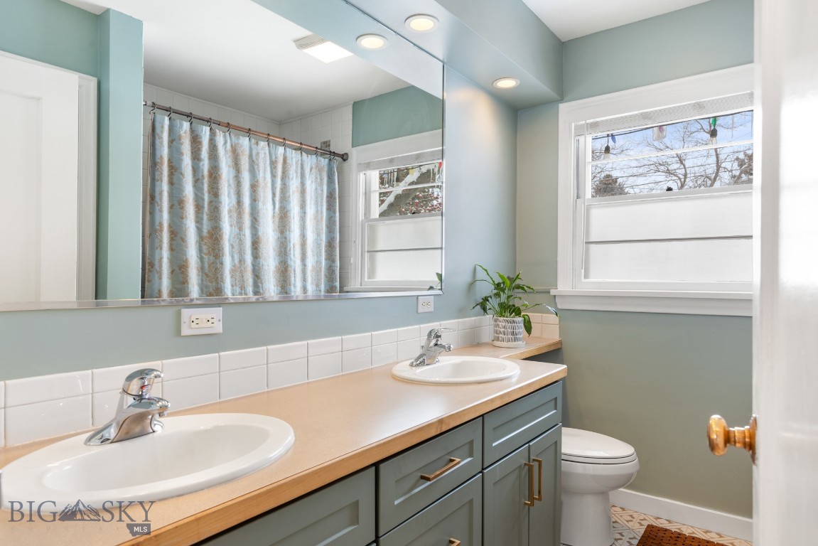 Bozeman, Montana 59715, United States, 4 Bedrooms Bedrooms, ,2 BathroomsBathrooms,Residential,Contingent,2792