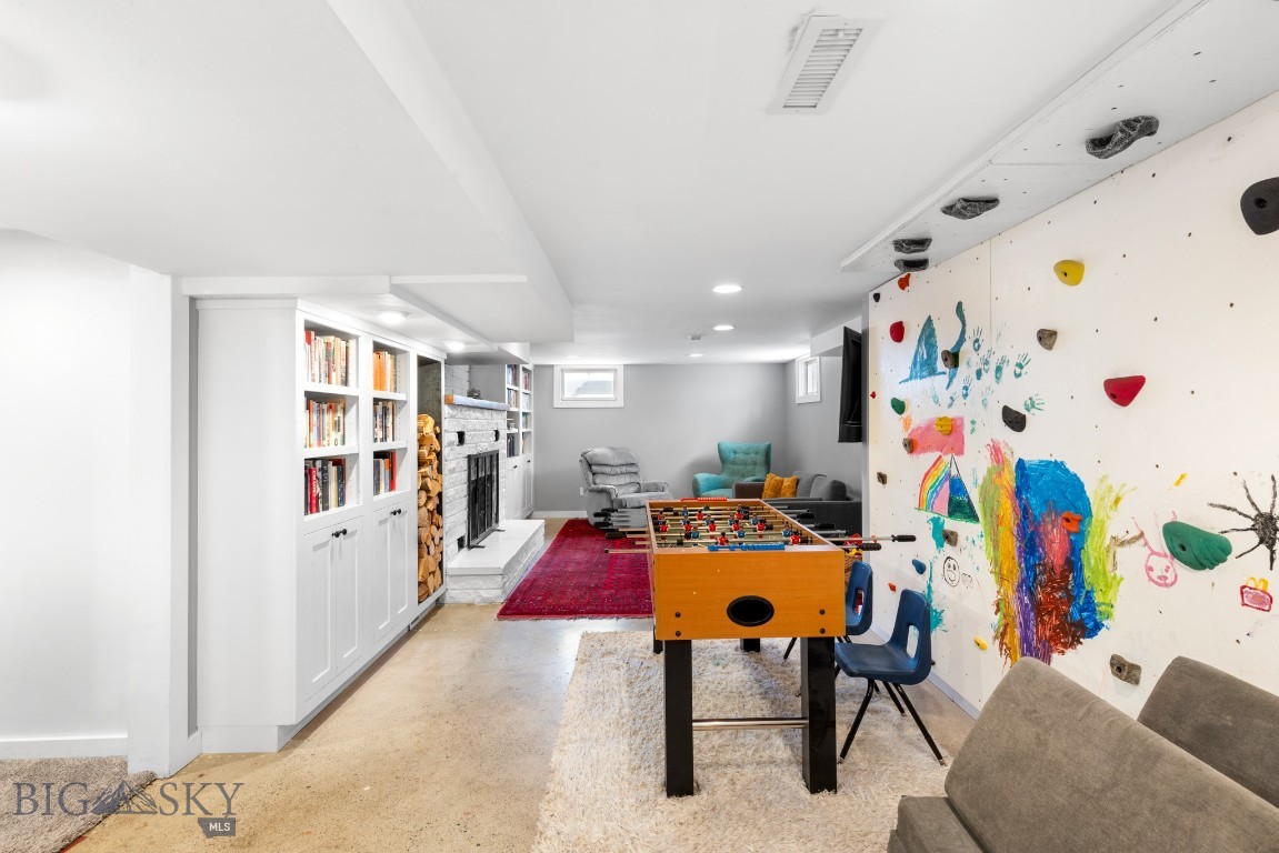 Bozeman, Montana 59715, United States, 4 Bedrooms Bedrooms, ,2 BathroomsBathrooms,Residential,Contingent,2792