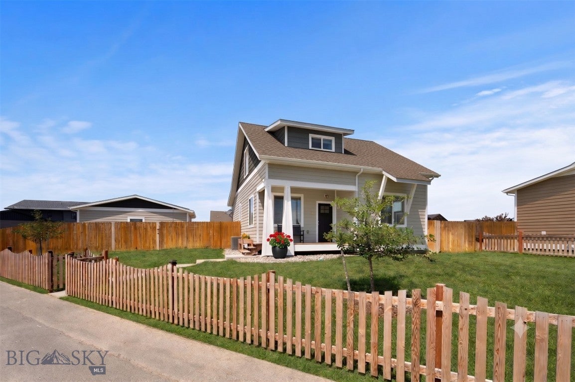 638 W Adams Street