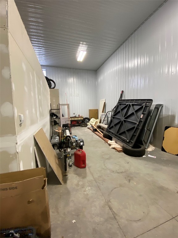 Lazy J South - Commercial Sale