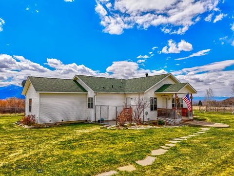 Photo of 4 Elk Hills Road Rd, Sheridan, MT 59749 (MLS # 409727)