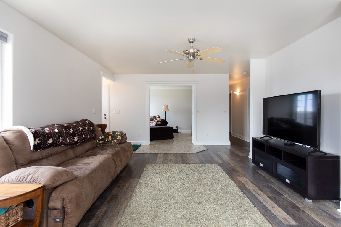 3024 W Villard Street 3G