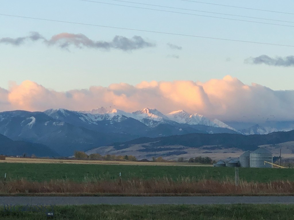 Bozeman, Montana 59718, United States, 5 Bedrooms Bedrooms, ,3 BathroomsBathrooms,Residential,Contingent,63948