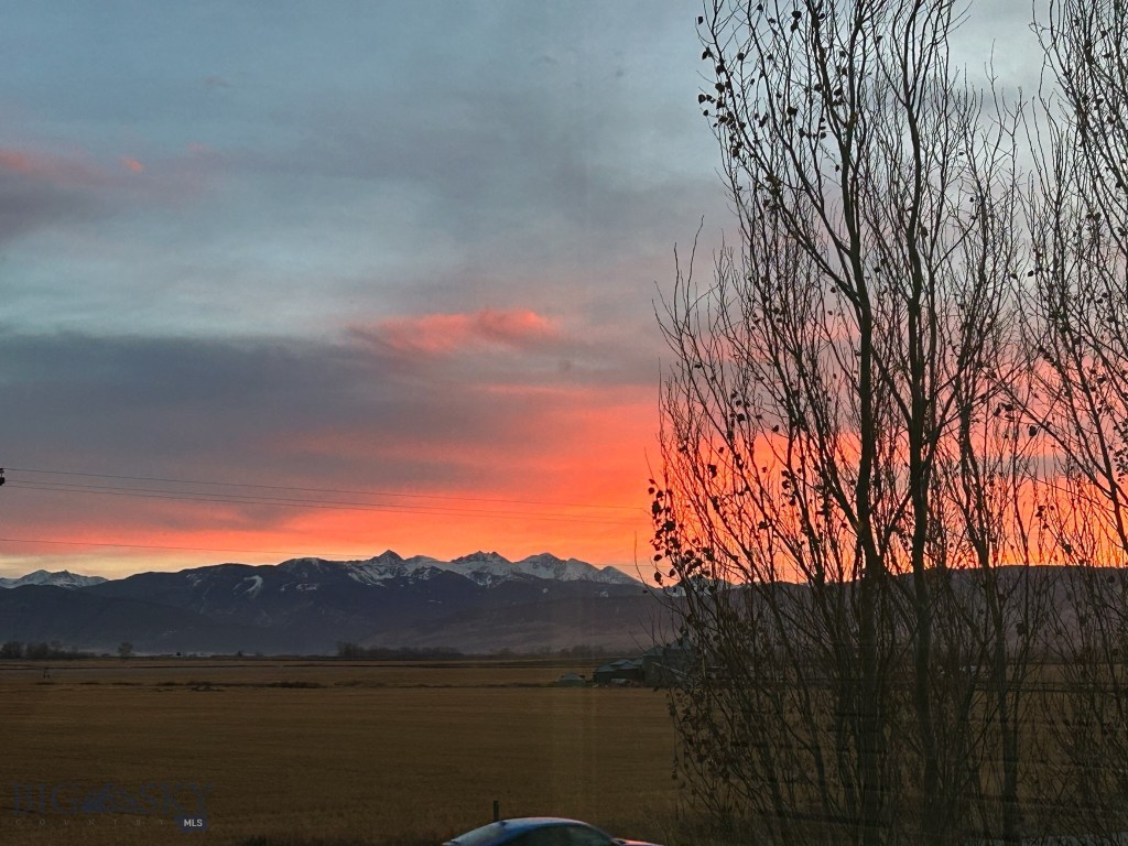 Bozeman, Montana 59718, United States, 5 Bedrooms Bedrooms, ,3 BathroomsBathrooms,Residential,Contingent,63948