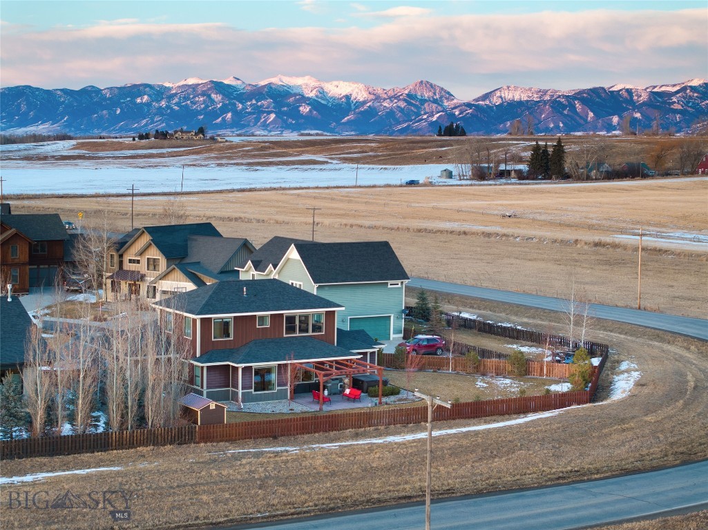 Bozeman, Montana 59718, United States, 5 Bedrooms Bedrooms, ,3 BathroomsBathrooms,Residential,Contingent,63948