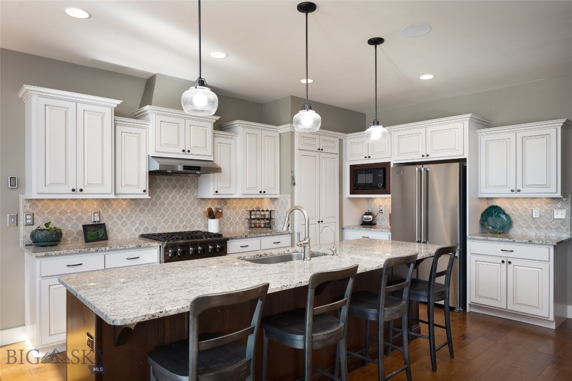 Bozeman, Montana 59718, United States, 5 Bedrooms Bedrooms, ,3 BathroomsBathrooms,Residential,Contingent,63948