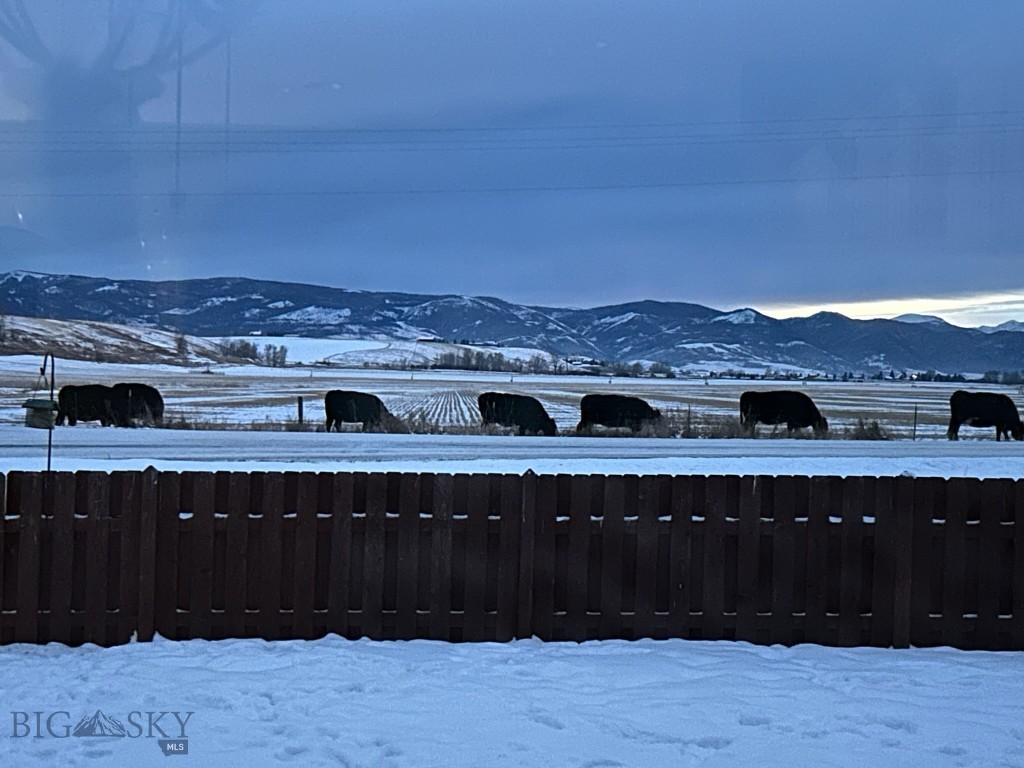 Bozeman, Montana 59718, United States, 5 Bedrooms Bedrooms, ,3 BathroomsBathrooms,Residential,Contingent,63948