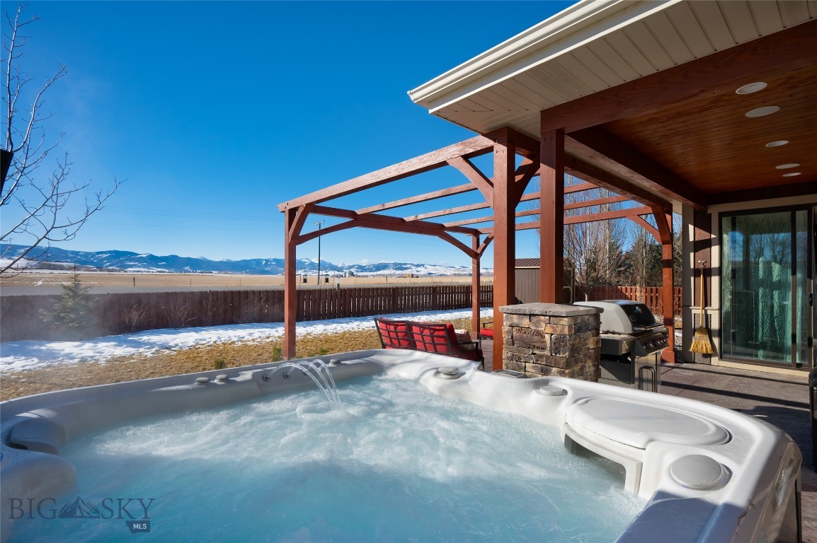 Bozeman, Montana 59718, United States, 5 Bedrooms Bedrooms, ,3 BathroomsBathrooms,Residential,Contingent,63948