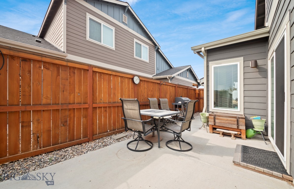 5025 Dragon Fly Street