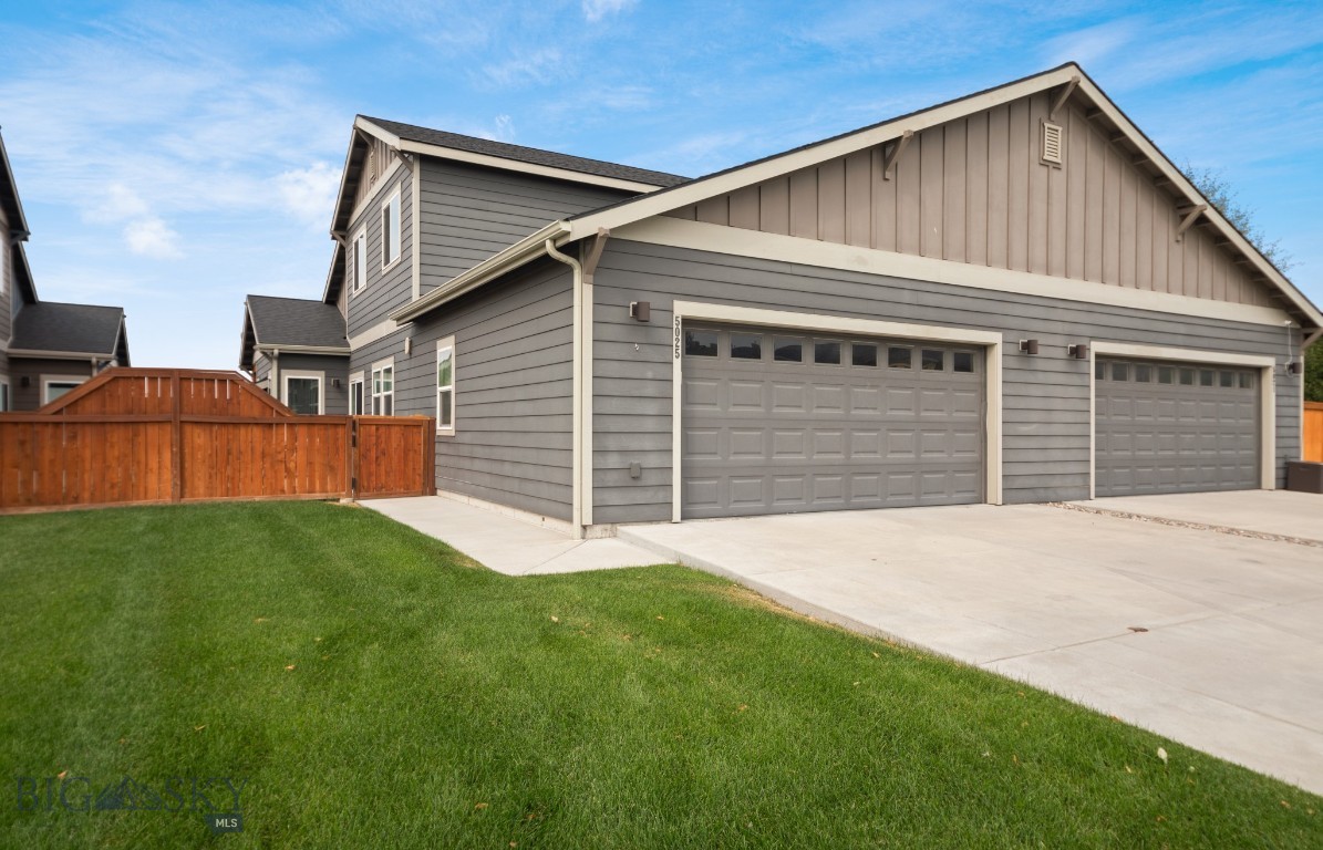 5025 Dragon Fly Street