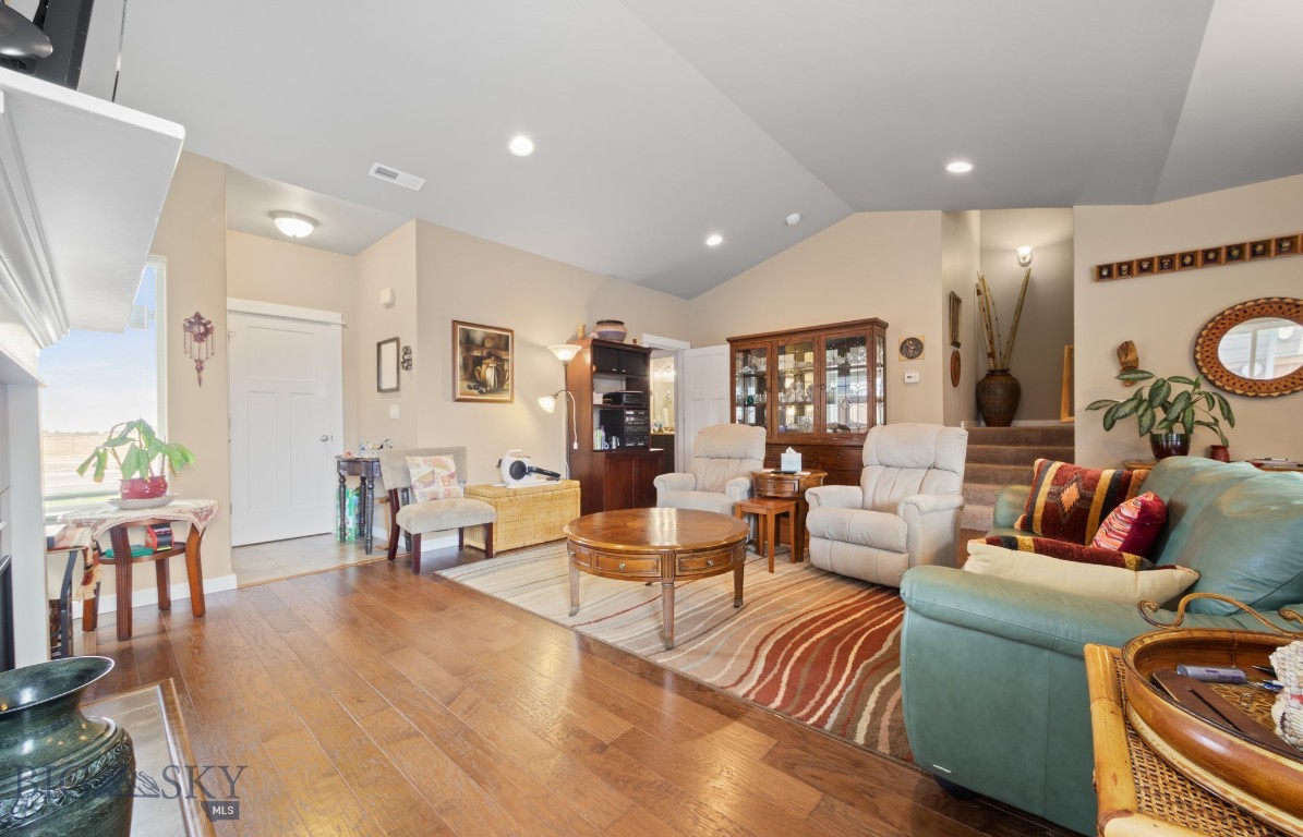 5025 Dragon Fly Street