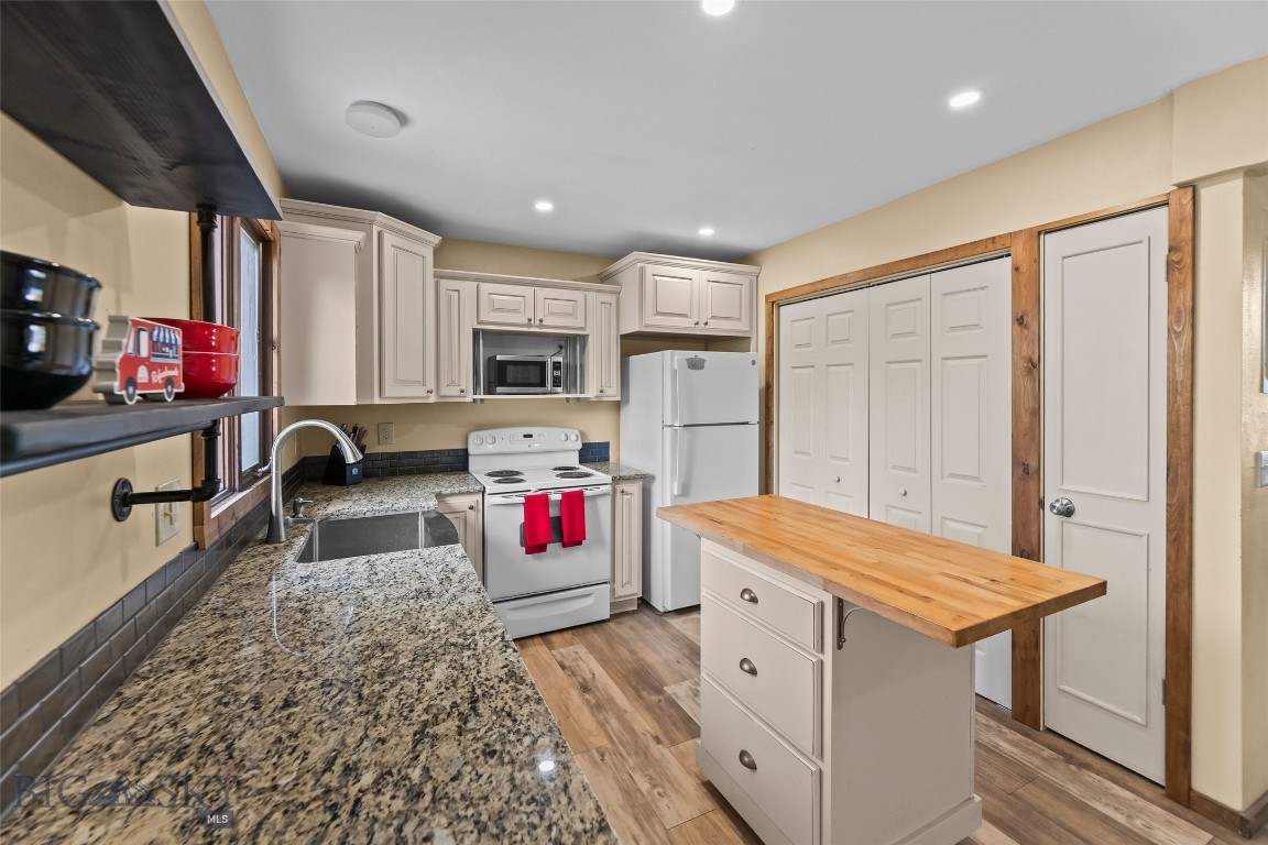 Bridgeview Condo - Residential