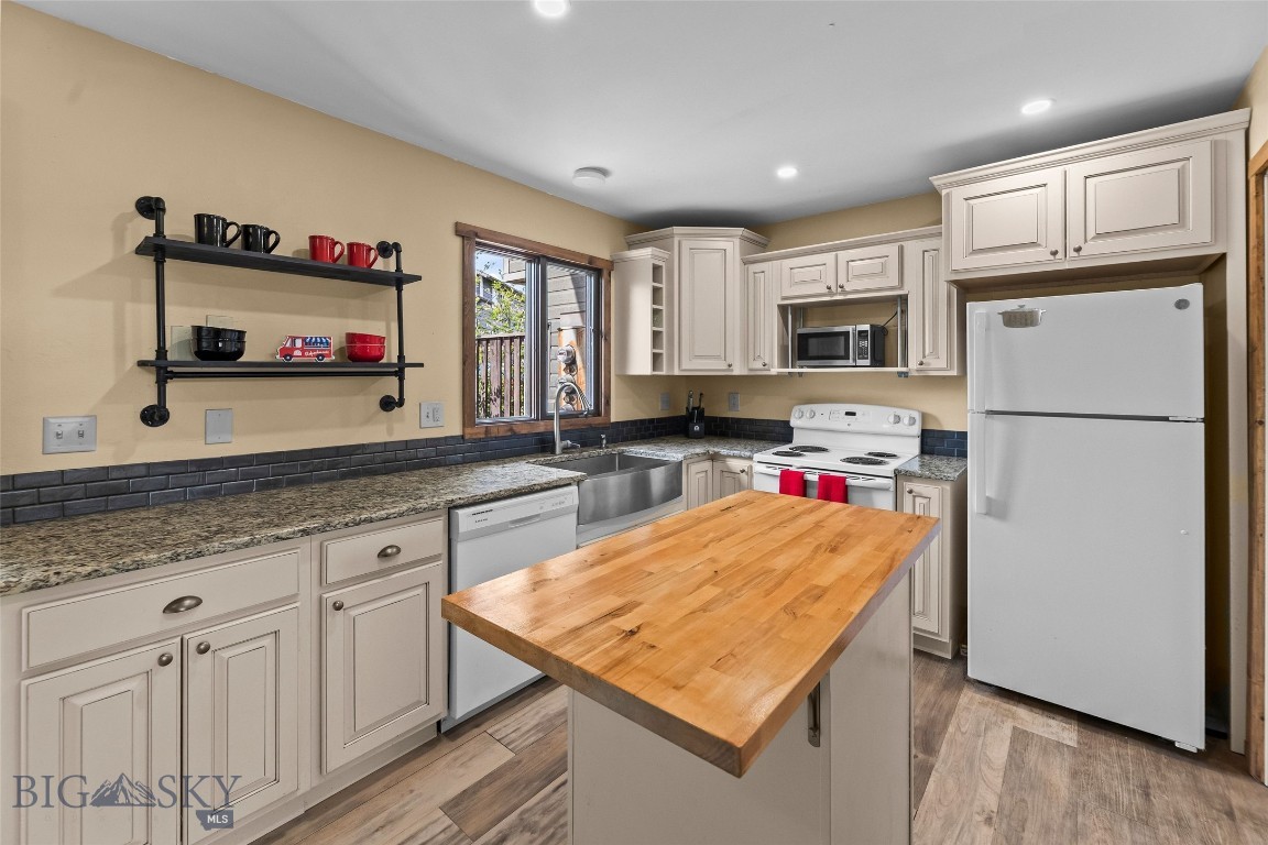 Bridgeview Condo - Residential