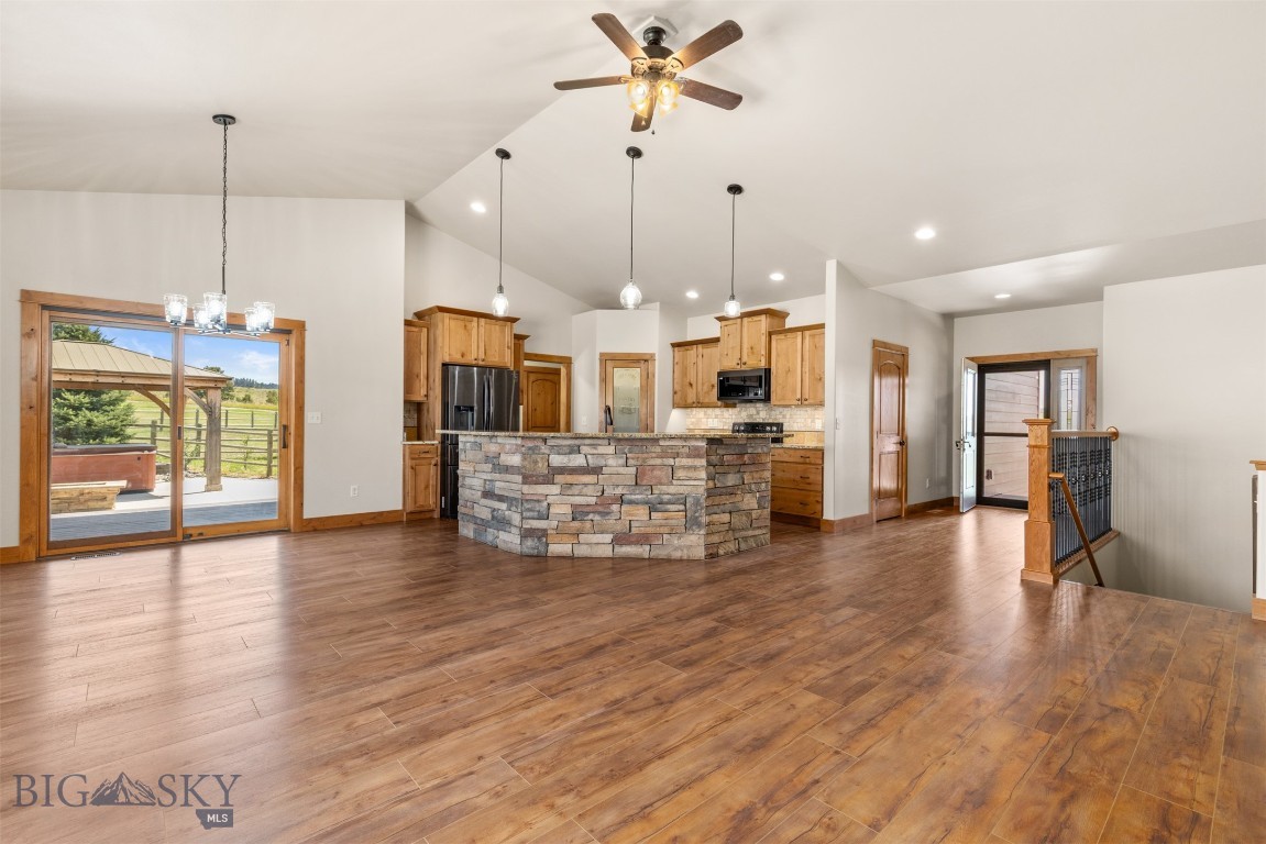 3877 High Trail Road