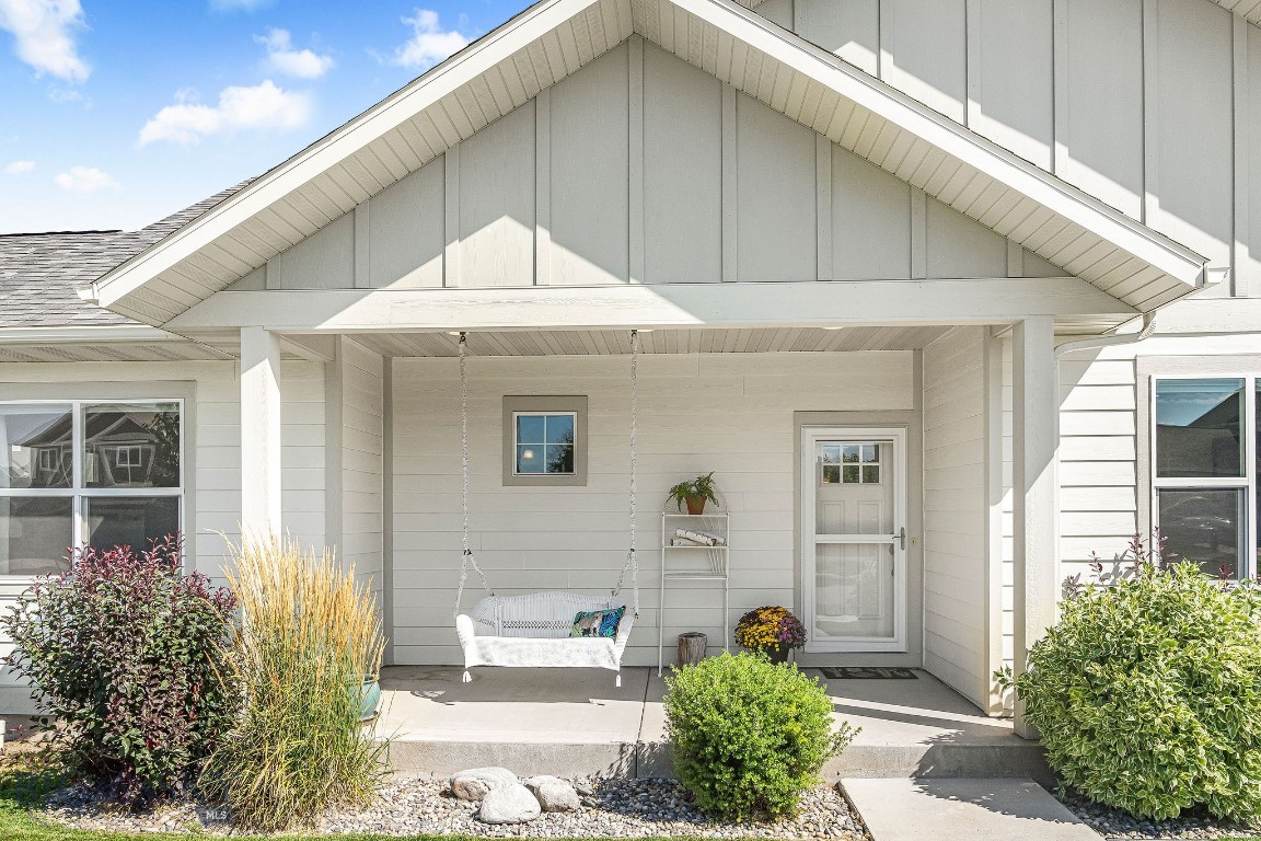 Falcon Hollow - Residential